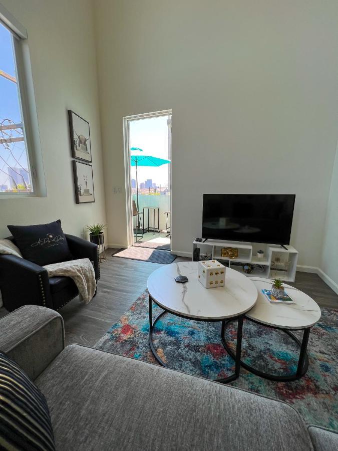 Luxury Downtown Los Angeles Penthouse Condo With Skyline Views Exterior photo